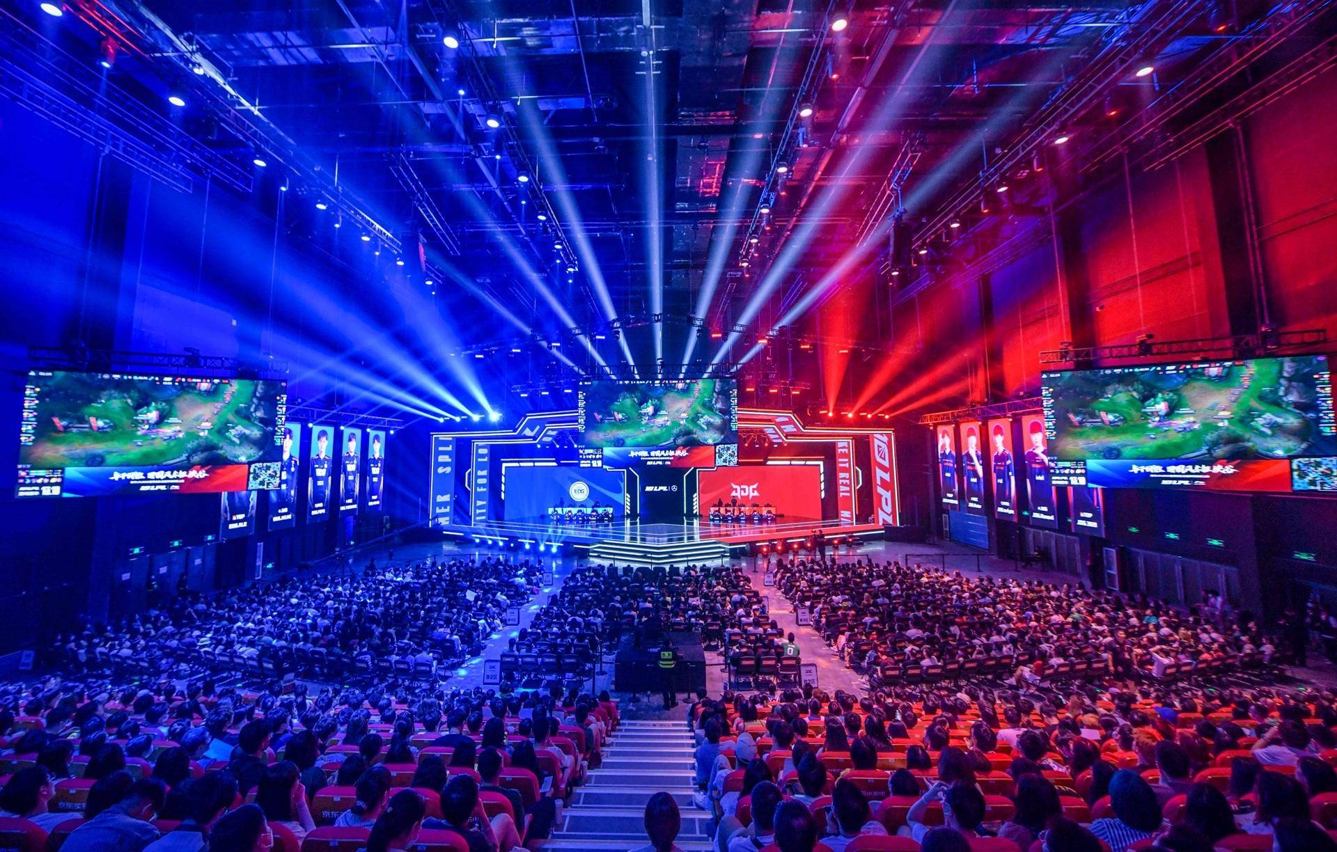 了俱乐部与 了俱乐部与