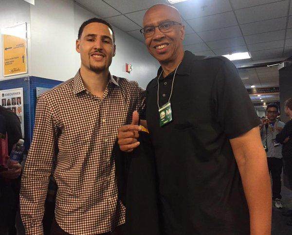 通过调整座 通过调整座